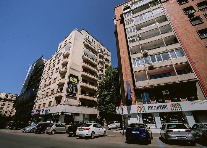 The Artist Near National Theatre Апартаменти Бухарест