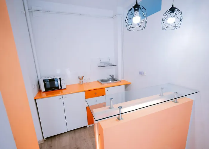 The Artist Near National Theatre ブカレスト