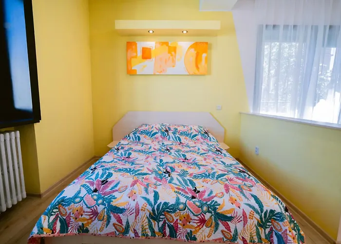 The Artist Near National Theatre Апартаменти *