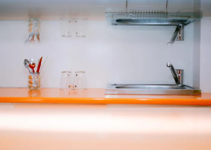 The Artist Near National Theatre Апартаменти Бухарест