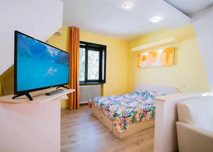 The Artist Near National Theatre Bukurešť