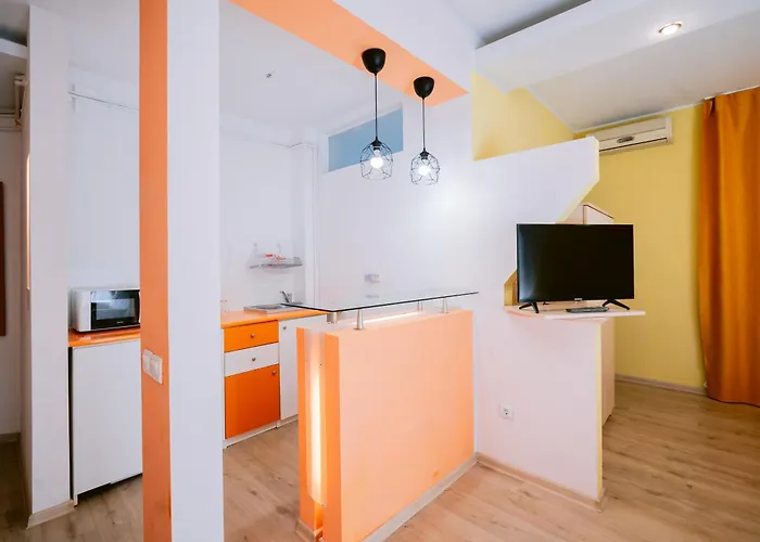 アパート The Artist Near National Theatre