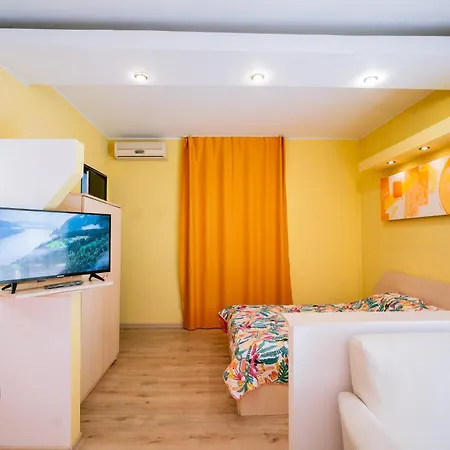 The Artist Near National Theatre Apartment *