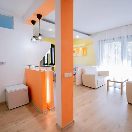 The Artist Near National Theatre Appartamento